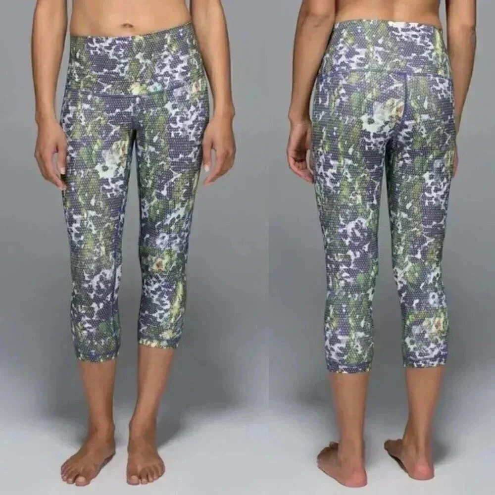 Lululemon Wunder Under Crop II *Full-On Luxtreme (Roll Down) Floral  Size 4